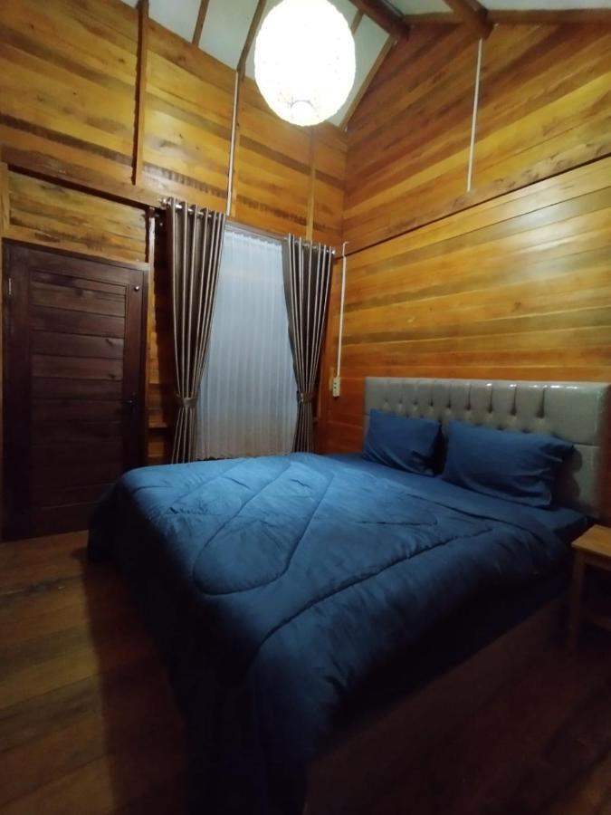 Mandalika Queen Hostel Kuta  Экстерьер фото