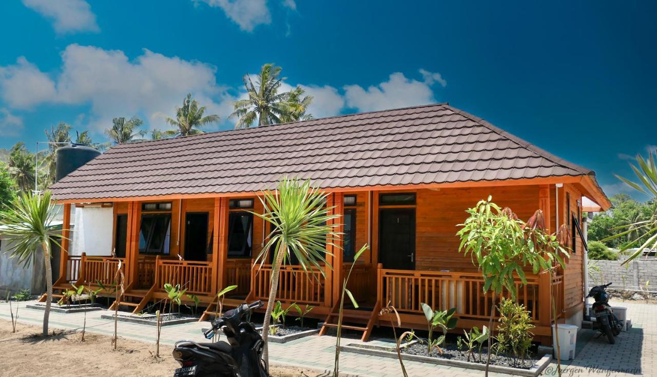Mandalika Queen Hostel Kuta  Экстерьер фото