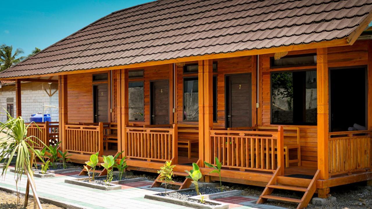 Mandalika Queen Hostel Kuta  Экстерьер фото