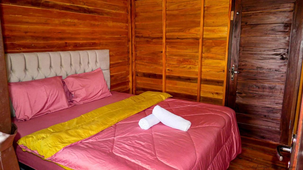 Mandalika Queen Hostel Kuta  Экстерьер фото